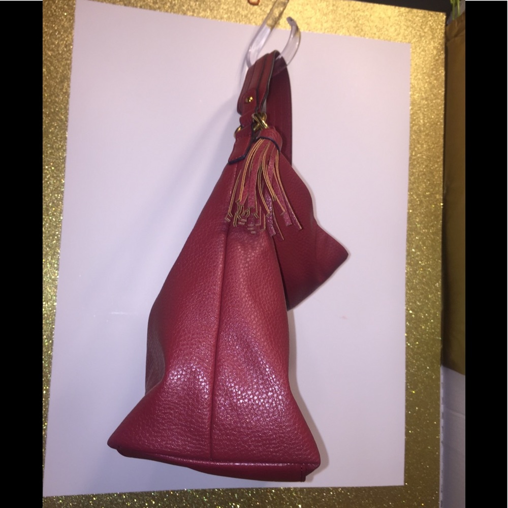 Anne Klein’s Red Simulated Leather Zippered Tote - Picture 2 of 10